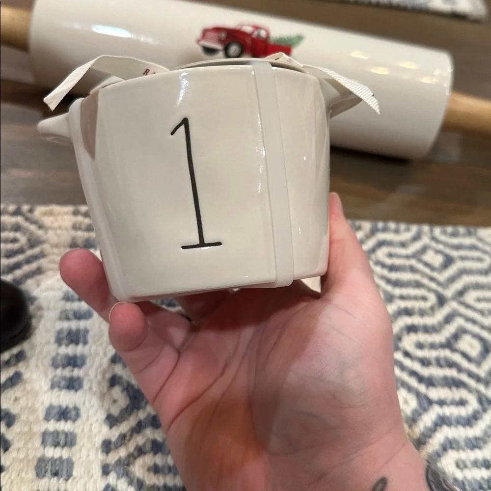 RAE DUNN CHRISTMAS TREE MEASURING CUPS - Picture 2 of 3